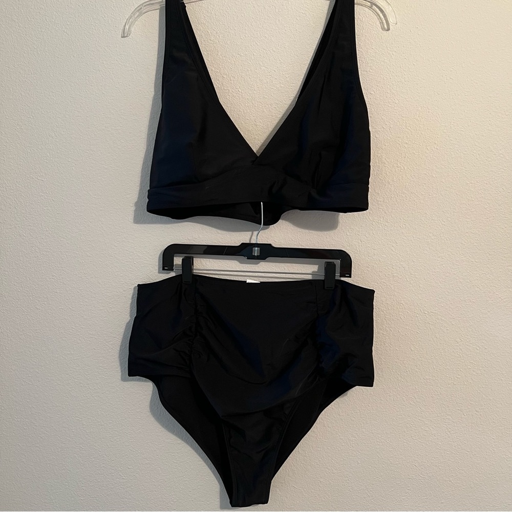 Black bikini